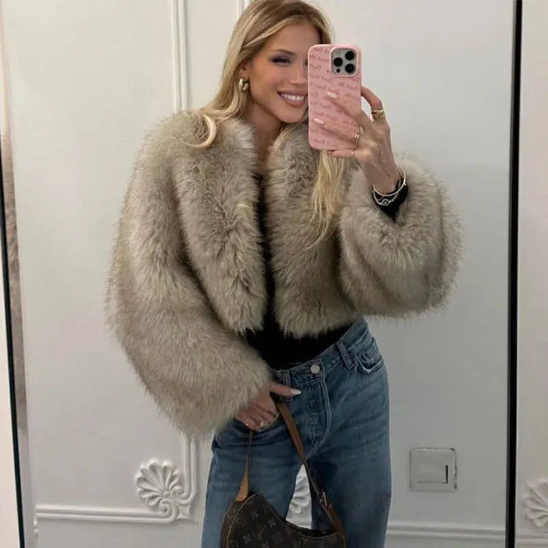 Cheky - Iconic Street Fashion Week Luxury Brand Gardient Cropped Faux Fur Coat Women Winter 2023 Hot Cool Girls Fluffy Short Fur Jacket